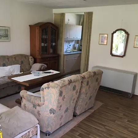 Bungalow Pracher Gelb Neustadt in Holstein